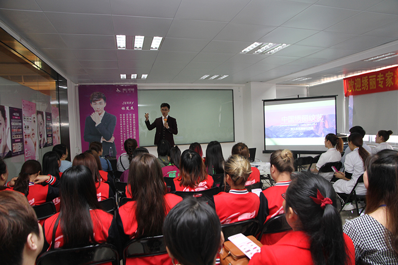 南寧眉眼唇技術學校_麗竹半精修班課堂