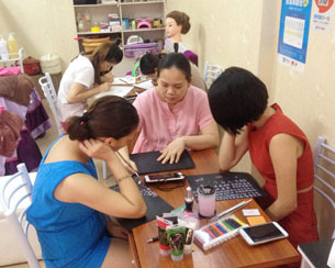 【南寧美甲學(xué)校】學(xué)員專訪丨幸福生活是要靠自己努力拼搏得來(lái)的