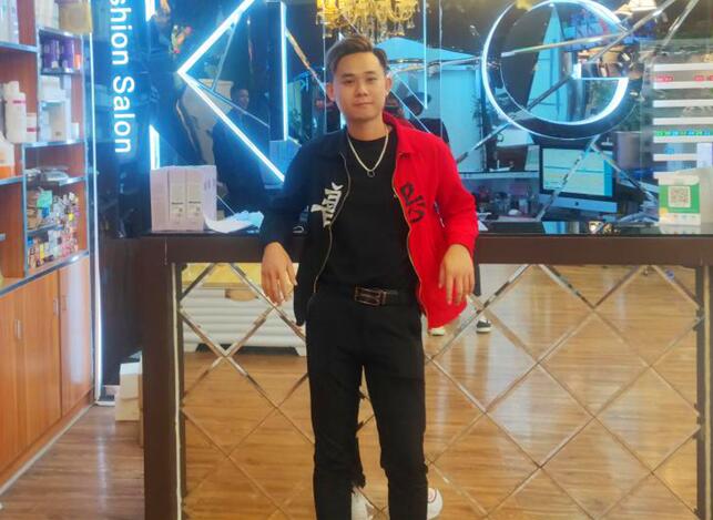 美發(fā)人現(xiàn)在苦點(diǎn)，是因?yàn)橐院蟮某晒?chuàng)業(yè)