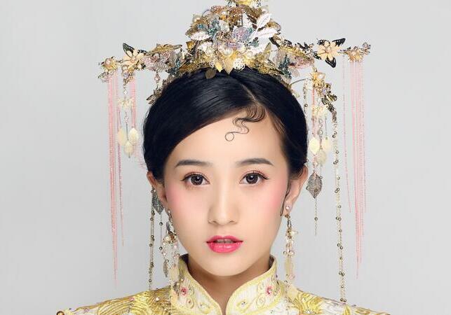 麗竹彩妝作品 | 略施粉黛， 一抹朱唇紅艷