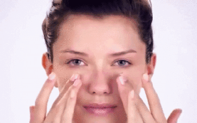 南寧美甲學校：美容院眼部按摩手法大全