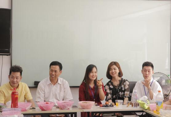 南寧美容學(xué)校：美容分享會，感謝總在別離時