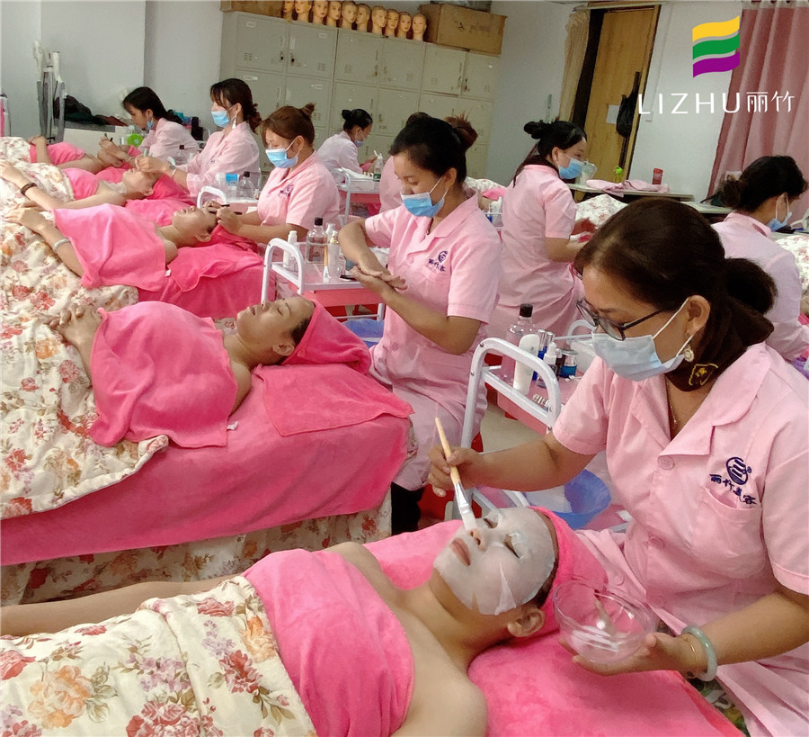 南寧學(xué)美容哪家專業(yè)？麗竹美容學(xué)校歡迎你