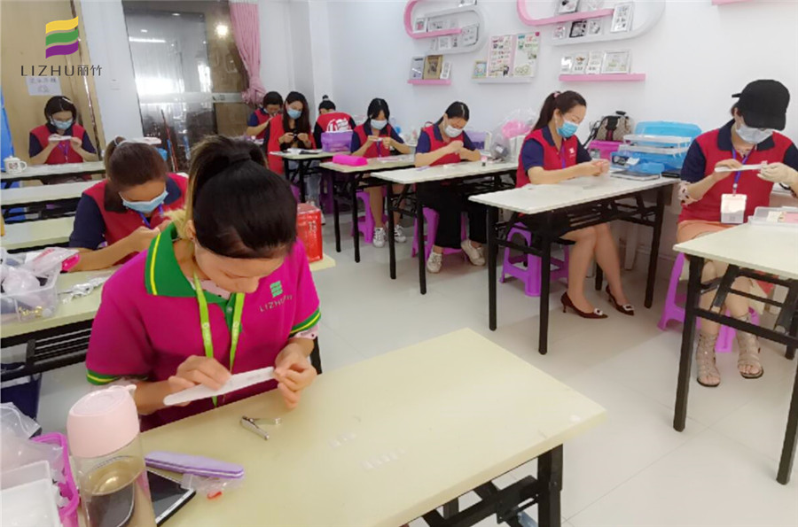 南寧美甲學(xué)校：歡迎你們，新同學(xué)