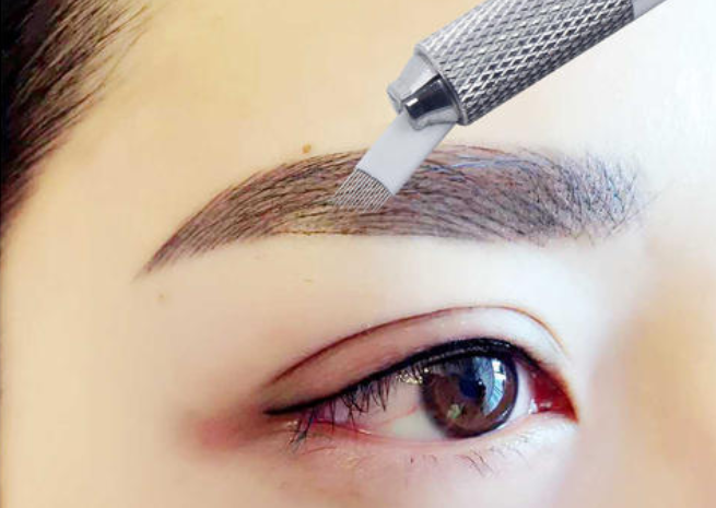 南寧紋繡學(xué)校：線(xiàn)條眉的紋繡技巧