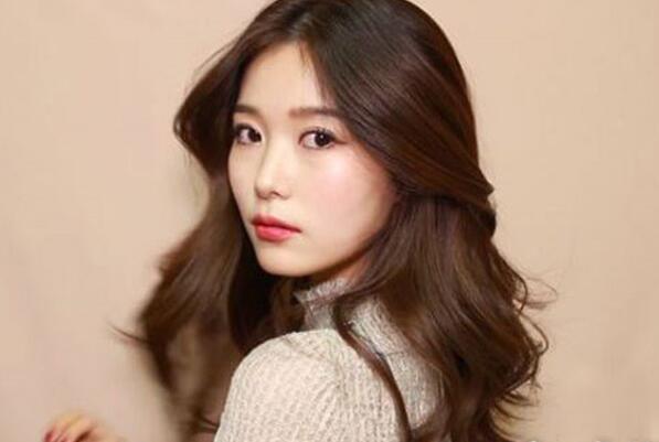 南寧美發(fā)學(xué)校：熱燙頭發(fā)不卷？