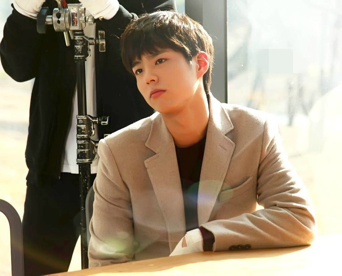 廣西美發(fā)學(xué)校：什么是“頭發(fā)打薄”