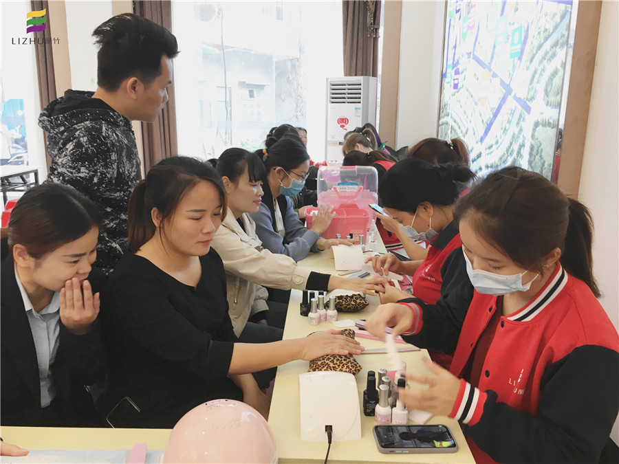 來(lái)吧！展示！麗竹美甲班的學(xué)員們