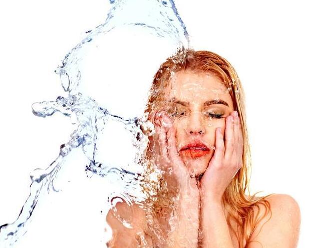 廣西美容學校：冷水洗臉是好是壞