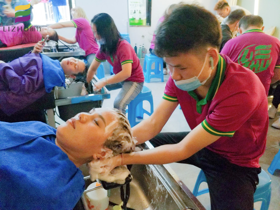 美發(fā)學(xué)員感言：麗竹就是我的伯樂