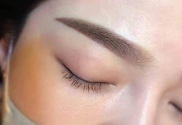 南寧紋繡學(xué)校：紋繡霧眉操作技巧