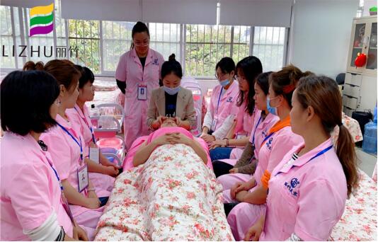 南寧美容培訓(xùn)：全套面部護(hù)理流程