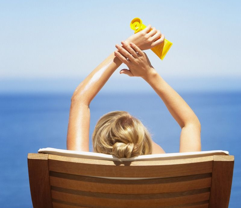 先涂防曬還是隔離？廣西彩妝培訓學校來解答