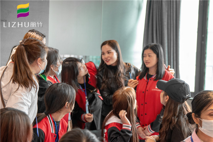 廣西南寧紋繡學(xué)校（麗竹紋繡）課堂開課啦