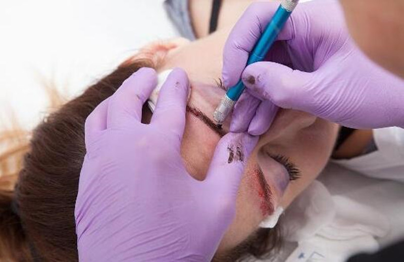 紋眉后為什么要涂修復液，廣西紋繡學校告你答案