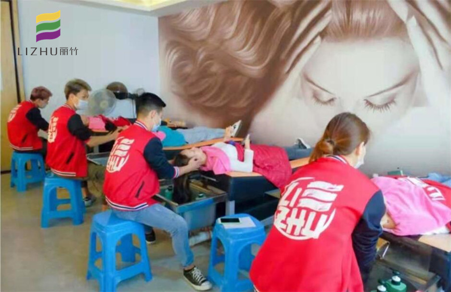 走入廣西美發(fā)學(xué)校課堂，學(xué)專業(yè)美發(fā)洗護(hù)手法