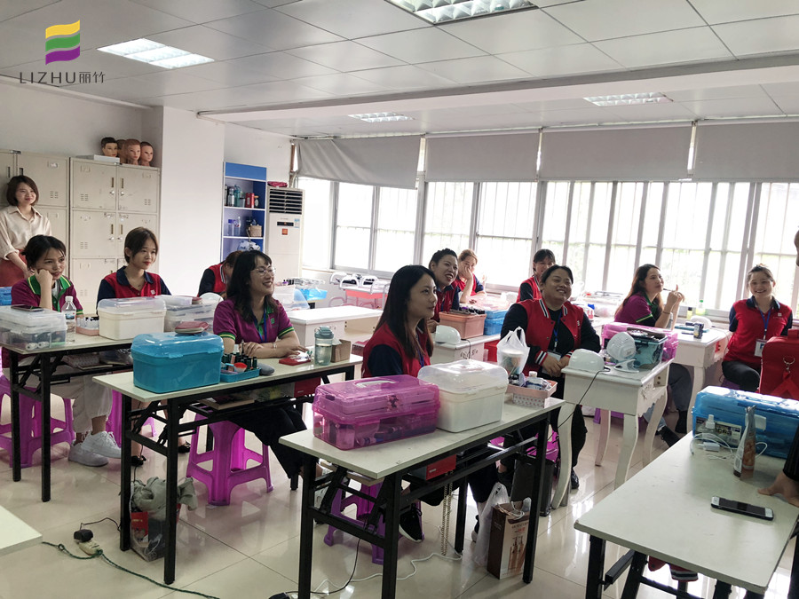 看了美甲就業(yè)宣講，你還會(huì)問(wèn)南寧學(xué)美甲有前途嗎？