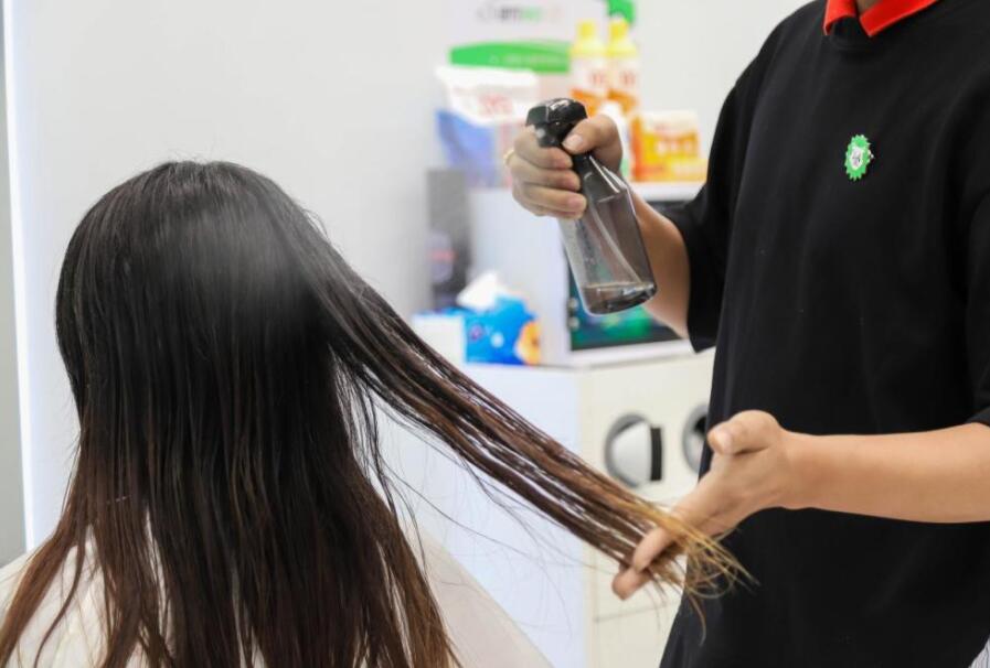 不同長(zhǎng)度的碎發(fā)怎么剪？廣西有實(shí)力的學(xué)校教你