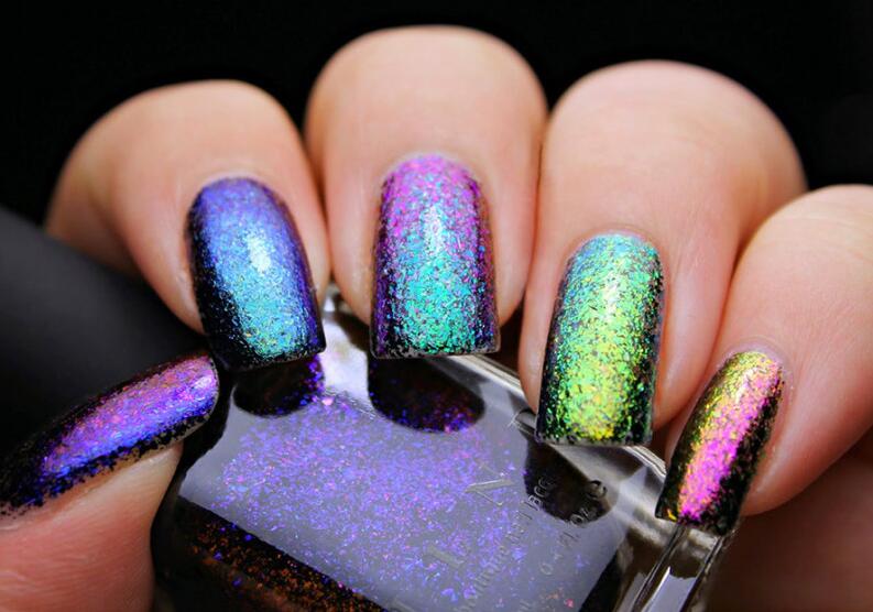 甲油膠拉絲了怎么辦？廣西美甲培訓(xùn)學(xué)校找到解決辦法