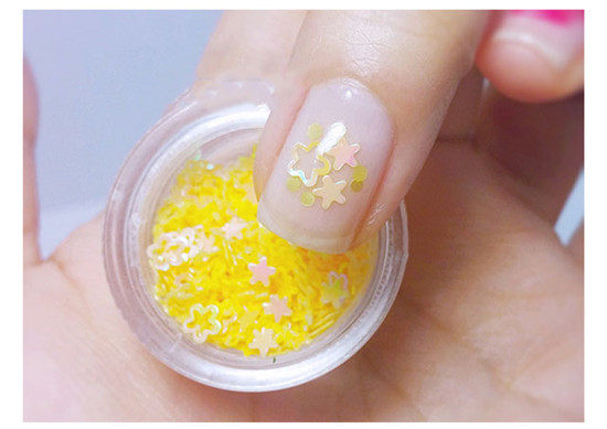 甜美圓法式美甲怎么畫？廣西美甲培訓(xùn)來教你