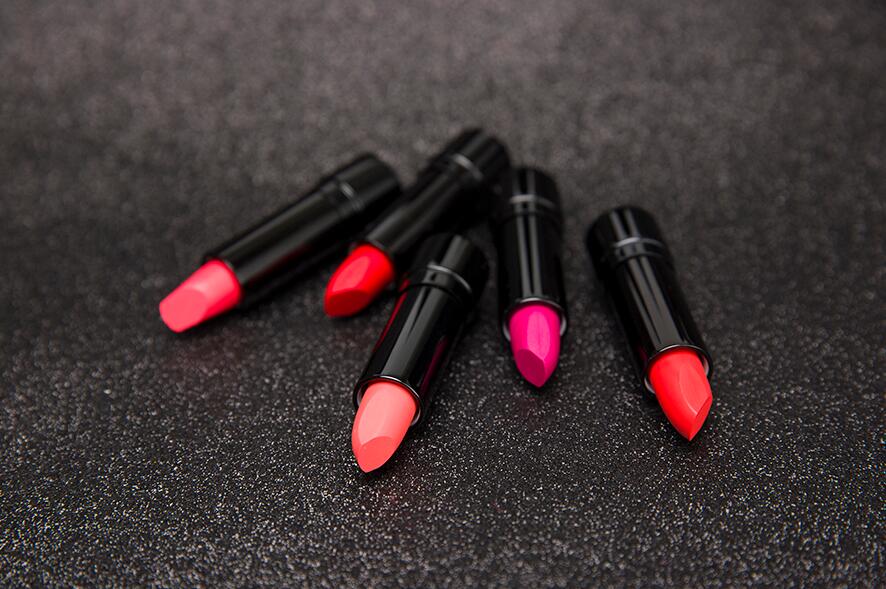過期口紅用處多！快來聽聽南寧化妝培訓(xùn)班老師怎么說