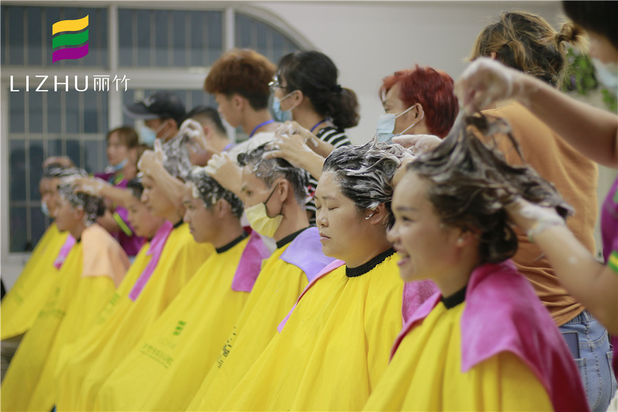 坐著怎么洗頭？南寧專業(yè)美發(fā)培訓(xùn)教你