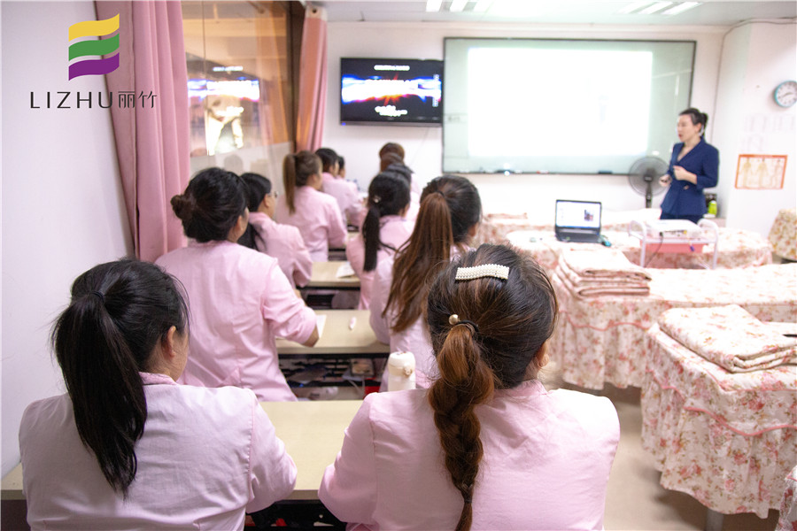 南寧學(xué)美容有前途嗎？來麗竹學(xué)校就業(yè)宣講會啊