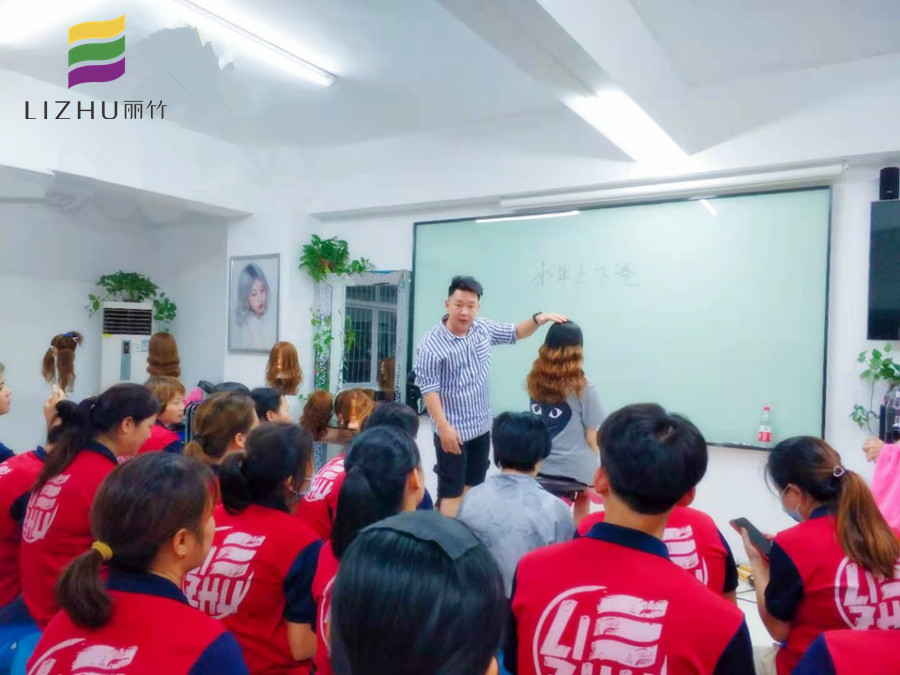 南寧美發(fā)去哪里進(jìn)修？麗竹美發(fā)學(xué)校歡迎你