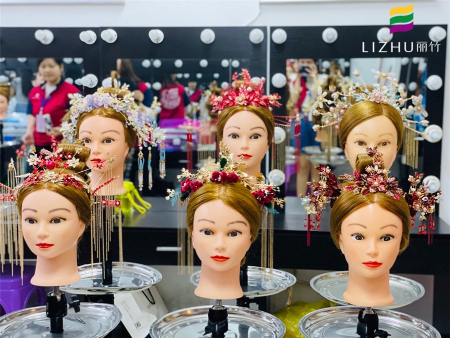 快看！廣西有名的化妝培訓(xùn)課堂實(shí)況