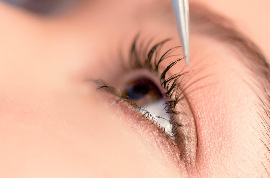 學(xué)美睫必備基本技法，看廣西美睫培訓(xùn)哪家好