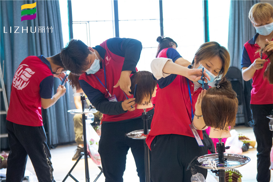 真人實操考核，檢驗?zāi)蠈幟腊l(fā)學(xué)校哪家專業(yè)