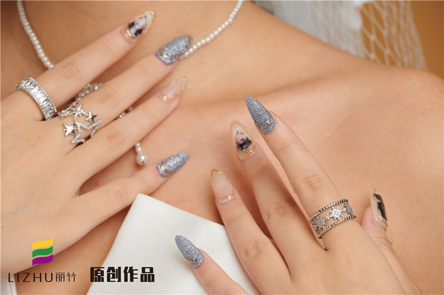 貼甲片能維持多久？廣西美甲基礎(chǔ)學(xué)校告訴你