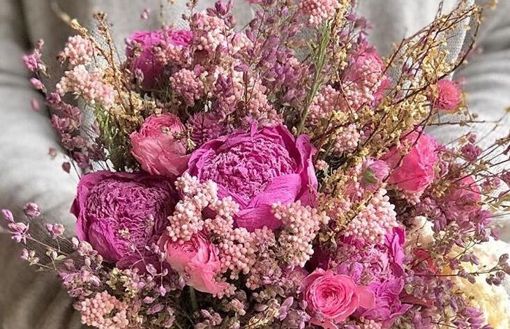 想知道干花怎么制作？來廣西插花培訓(xùn)班學(xué)習(xí)吧