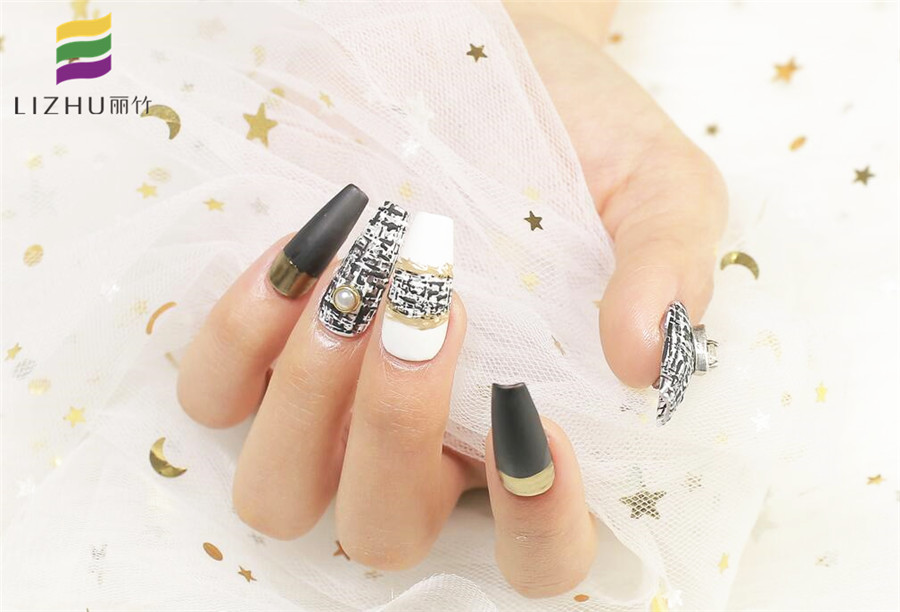 想知道廣西美甲培訓(xùn)哪些正規(guī)？看看這份美甲教程吧