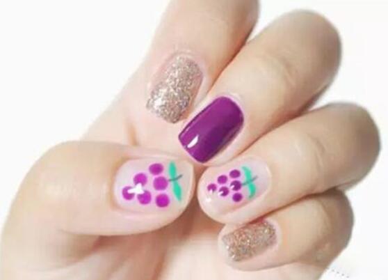 葡萄美甲怎么畫？廣西美甲培訓(xùn)教你