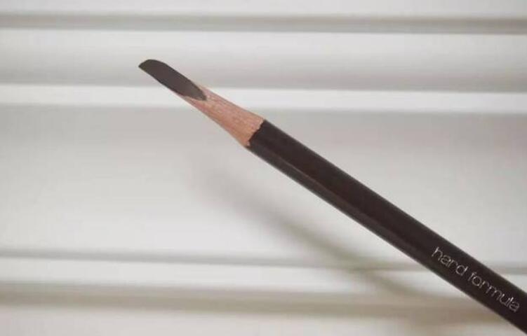 砍刀眉筆怎么快速上色？廣西學化妝的學校教你