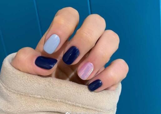 藍(lán)黑系秋冬美甲，南寧美甲培訓(xùn)班教你畫