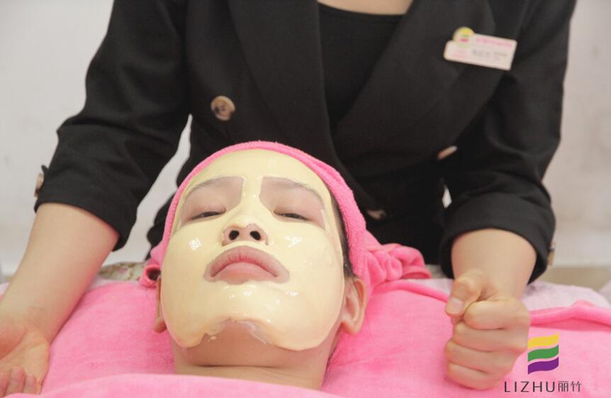 學(xué)秋季護膚技巧，感受南寧美容培訓(xùn)學(xué)校哪家好