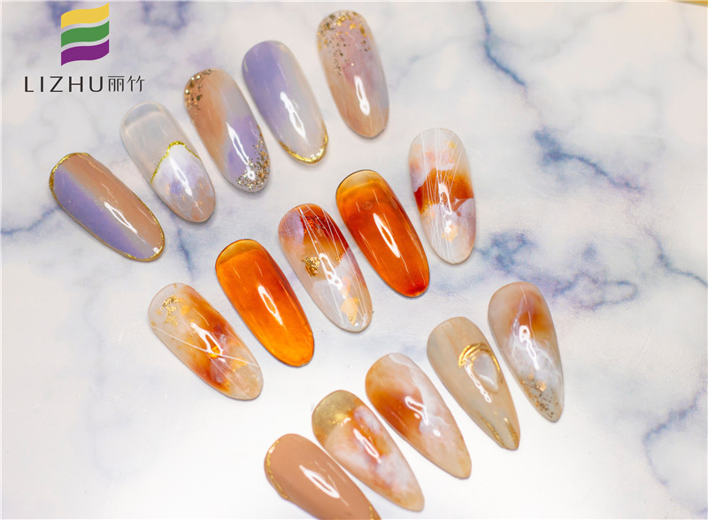 看秋季暈染美甲，感受廣西學美甲哪家專業(yè)