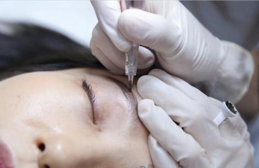 眉毛定框和操作邊框線技巧，廣西紋繡培訓(xùn)機(jī)構(gòu)教你