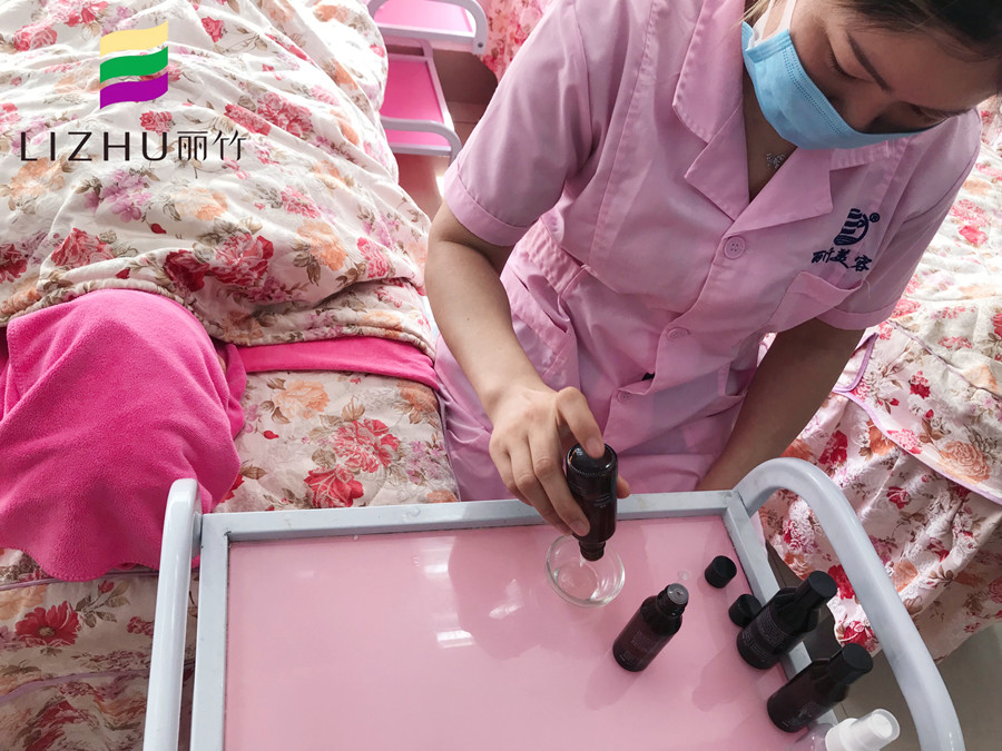 秋季如何美容護膚？麗竹美容學(xué)校為你支招