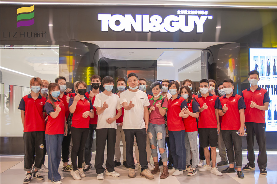 廣西美發(fā)培訓(xùn)學(xué)校就業(yè)觀摩，為學(xué)員提供就業(yè)保障