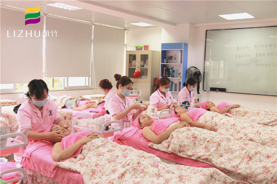 美容護膚基本常識，南寧美容培訓(xùn)班分享技巧