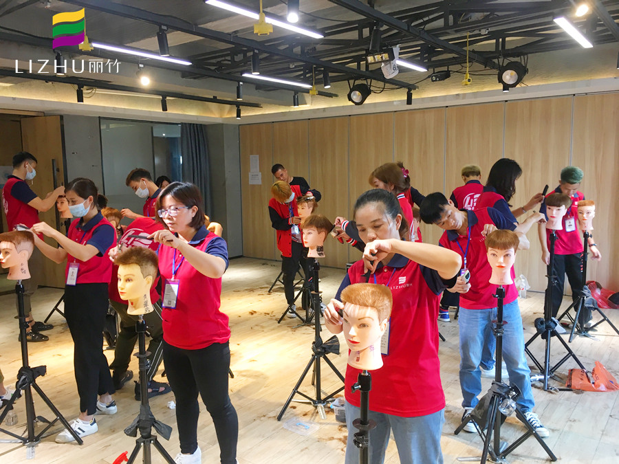 男發(fā)發(fā)型具體分類，?南寧排名前十美發(fā)學(xué)校為你解讀