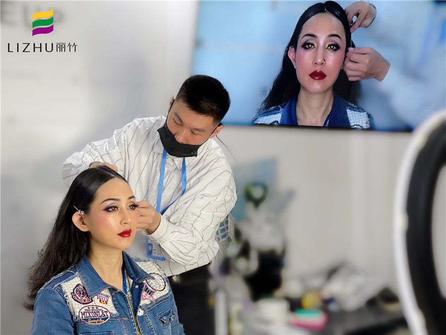 學(xué)印度妝容的畫法，看南寧教化妝哪家好