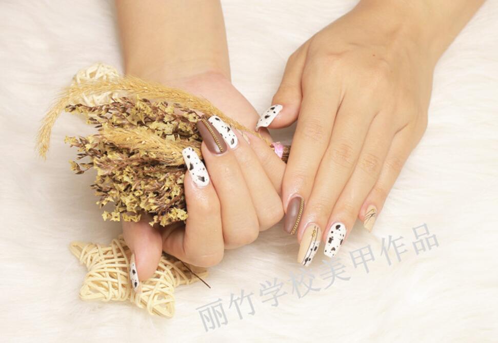 如何擁有閃亮健康的指甲？和南寧美甲培訓(xùn)機(jī)構(gòu)一起學(xué)