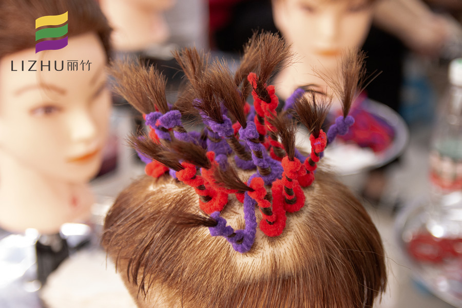 正確的煙花燙教程，南寧排名前十美發(fā)學校分享