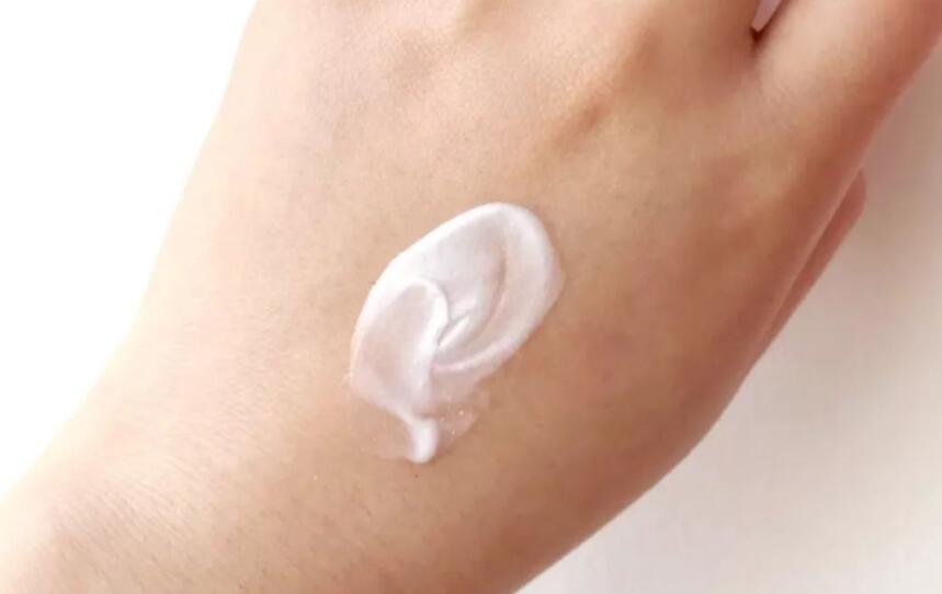 冬季手指開(kāi)裂怎么辦？廣西美容護(hù)膚培訓(xùn)幫你