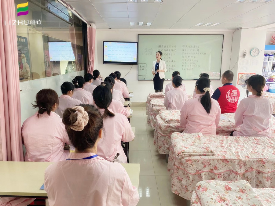 美容培訓(xùn)，來廣西專業(yè)美容培訓(xùn)學(xué)校