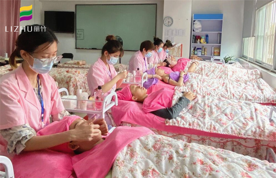 手法按摩操作方法，廣西美容護(hù)膚培訓(xùn)分享